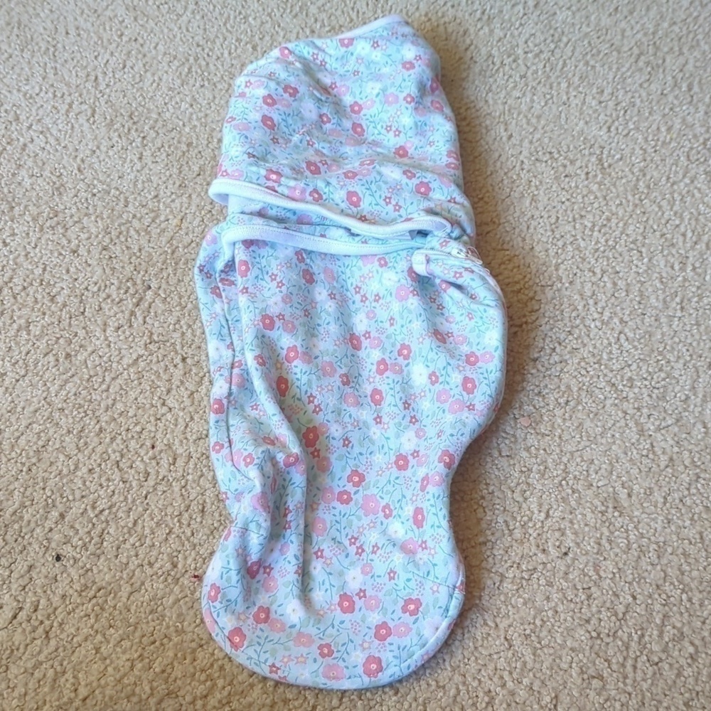 Aden + Anais Essentials Blue Floral Swaddle Size 0-3 Months